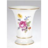 Meissen-Vase, um 1900, Bunte Blume 5, Goldränder, 1. Wahl, H. 14 cm