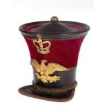 Miniatur-Helm als Dose, wohl Russland, Holz mit schwarzem Leder und rotem Velours bezogen, mit Adle