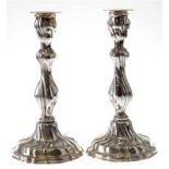 Paar Kerzenhalter, 835er Silber, runder Stand gefüllt, geschweifter Rippendekor, H. 19 cm