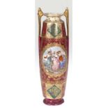 Jugendstil-Vase, Wien, roter Fond mit reicher Goldstaffage, schauseitig polychrome, figürliche Szen