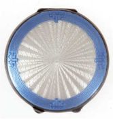 Puderdose, Birmingham 1946, 925er Silber, Deckel mit weißem und blauem Transluzitemail und Innenspi