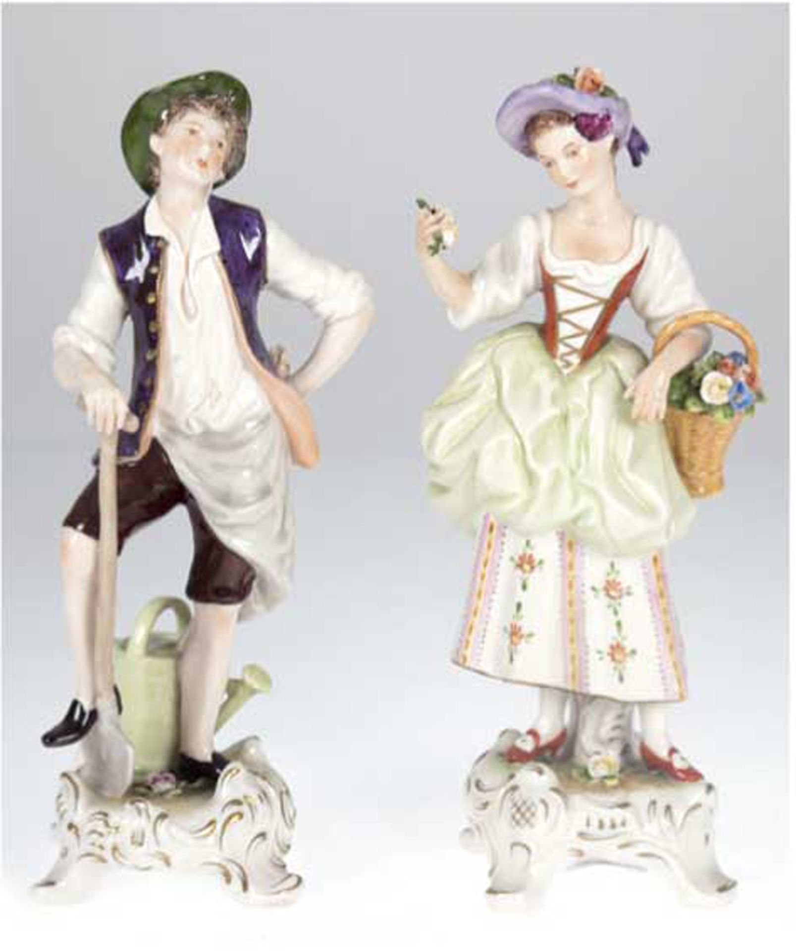 Paar Pottschappel-Figuren "Gärtner und Blumenfrau", mit polychromer Bemalung und Goldstaffage, unte