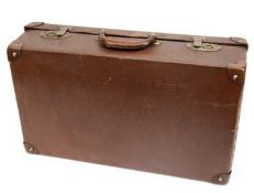 Reisekoffer, um 1930, rechteckige Form, Pappe braun ummantelt, innen gestreifter Stoff, o. Schlüsse