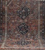Alter Schiraz, braungrundig mit ornamentalem Muster, belaufen, 167x265 cm