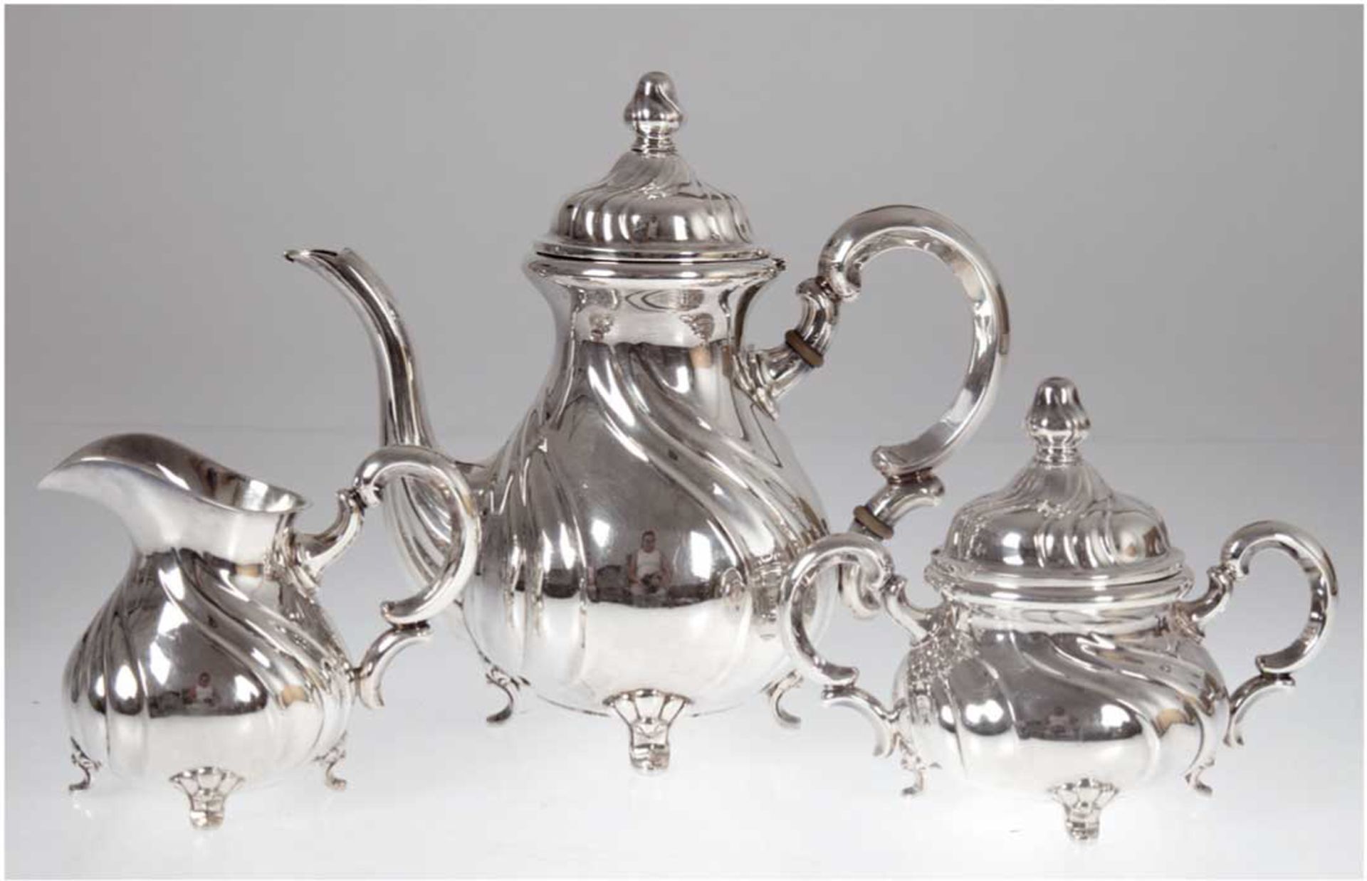 Kaffeekernstück, 3-teilig, 835er Silber, punziert, ca. 1190 g, Barock-Form, geschweift gerippte Wan