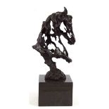 Bronze-Figur "Pferdekopf", durchbrochen gearbeitet, Nachguß 20. Jh., bez. "Cadi", braun patiniert,