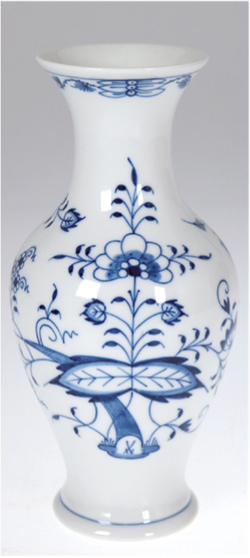 Meissen-Vase, Balusterform, Zwiebelmuster, I. Wahl, H. 23,5 cm