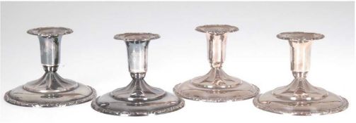 6 Kerzenleuchter, 830er Silber, punziert, runder gefüllter Stand mit Reliefkante, min. Gebrauchspur