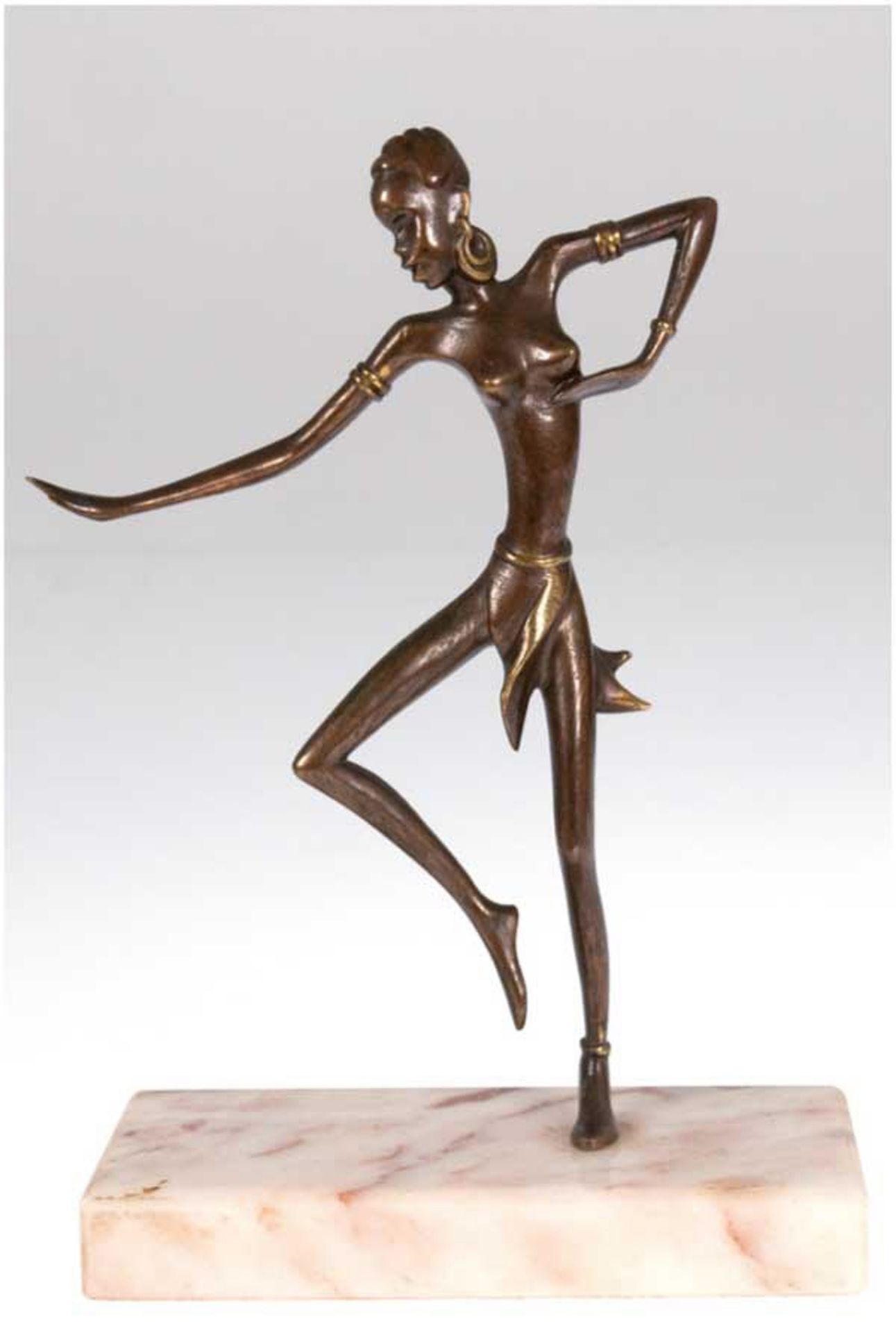 Skulptur "Afrikanische Tänzerin", Bronze, Umkreis Hagenauer Wien, auf rechteckiger, heller Marmorpl
