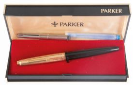 Füllhalter "Parker 45" mit 2 Füllsystemen (Tintentank und Patrone), Feder und Kappe vergoldet, L. 1