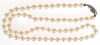 Perlenkette, Dm. 6,5 mm, mit 585er WG-Schließe, L. 54 cm