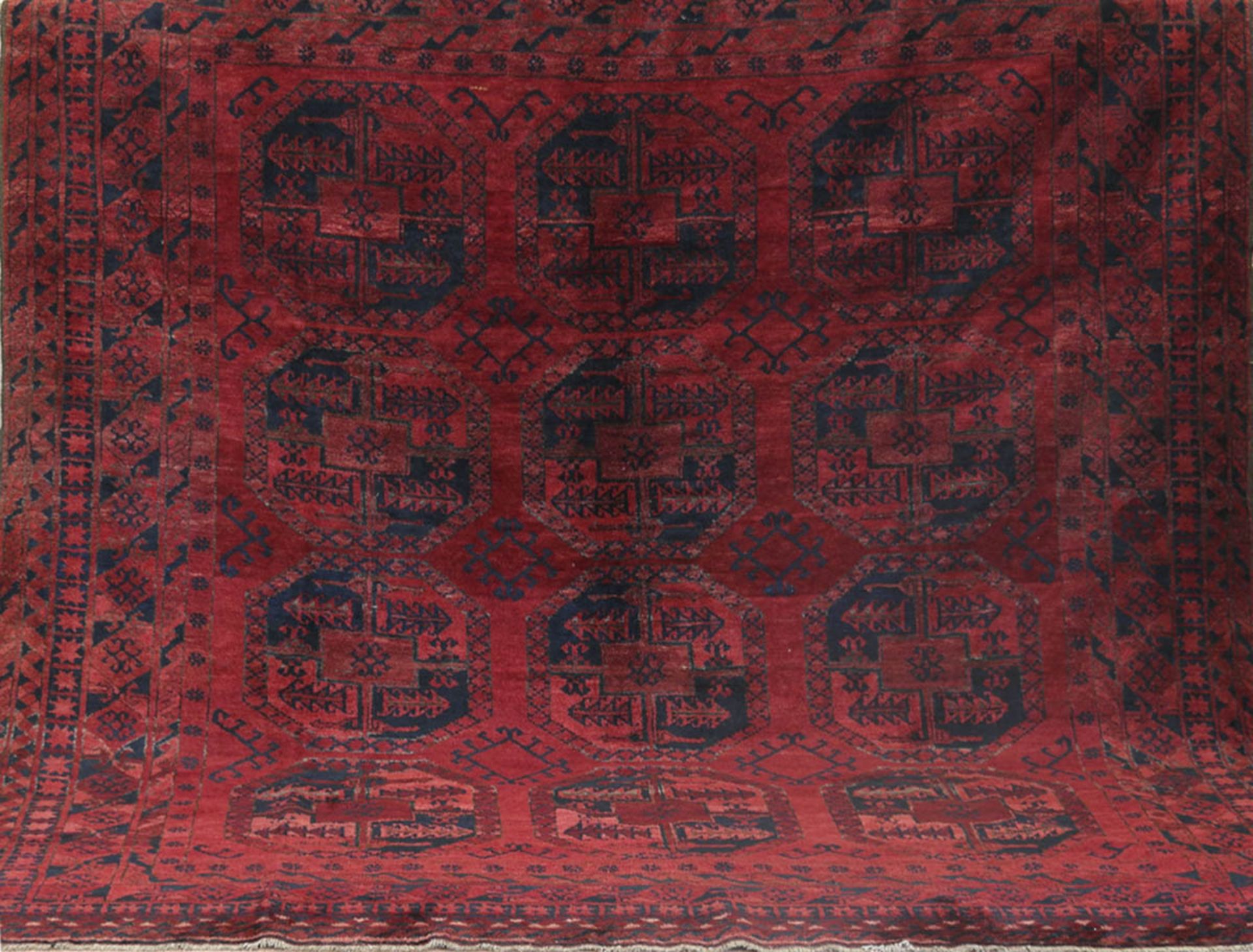 Alter Esari, ca. 100 Jahre alt, rotgrundig mit schwarzem Muster, 250x236 cm