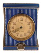 8-Tage-Reiseuhr, Paris um 1920, Silber (geprüft) mit blau emailliertem Streifendekor, Zifferblatt m