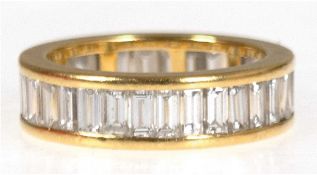 Juweliers-Ring, 750er GG, besetzt mit Diamanten im Baguetteschliff von zus. 3.92 ct, lupenrein, vsi