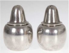 Salz- und Pfefferstreuer, 925er Silber, punziert,ca. 138 g, 1x etwas gedellt, H. 7 cm
