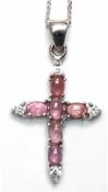 Kette und Anhänger „Kreuz“, 925er Silber, rosa Turmaline im Cabochon-Schliff und Zirkonia, Maße mit