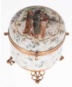 Schmuckdose, Frankreich 19. Jh., Milchglas mit Messingmontierung, umlaufend mit Floraldekor, Deckel