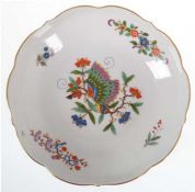 Meissen-Schälchen, Chinesischer Schmetterling, mit Goldrand, Neuer Ausschnitt, I. Wahl, Dm. 18 cm