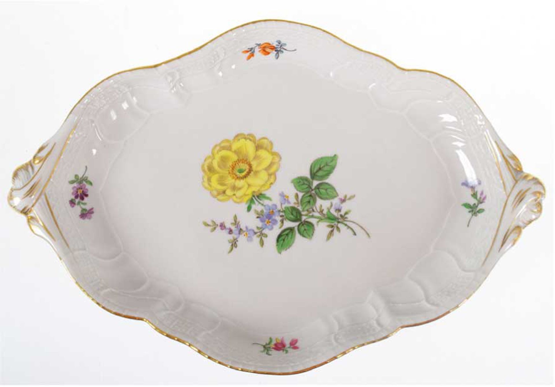 Meissen-Tablett, Bunte Blume 2 mit Goldrand, Neubrandenstein, geschwungene Vierpaßform, 2. Wahl, L.