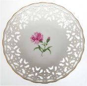 Meissen-Schale mit ornamental durchbrochenem Rand, rund, Bunte Blume 1 mit Goldrand, 2. Wahl, H. 5 