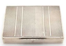 Silber-Dose, geprüft, Scharnierdeckel mit Streifen- und Ornamentdekor, 93,8 g, 1,4x8,5x6,2 cm