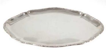 Tablett, oval, 800er Silber, 1345 g, geschweifter Rand mit Perl- und Floralrelief, 47,5x36 cm
