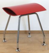 Designer-Hocker, 60er Jahre, Schichtholz, rot gefaßt, verchromte Beine, 50x40x40 cm