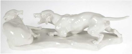 Porzellanfigurengruppe "Zwei kämpfende Hunde", Nymphenburg, weiß, L. 27 cm