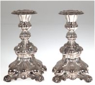 Paar Kerzenleuchter, Schweden 1960, 830er Silber, gefüllt, Barockform, vierpassiger Fuß in gegliede