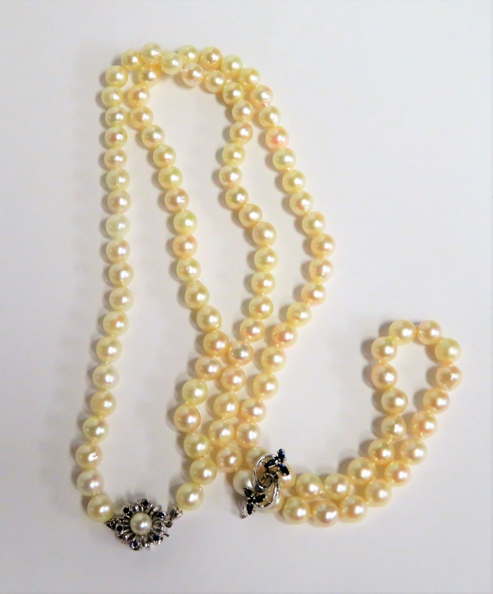 Perlenkette mit 585er Weißgoldschließe und -Clip, einreihig, Schloss und Clip m - Image 2 of 2