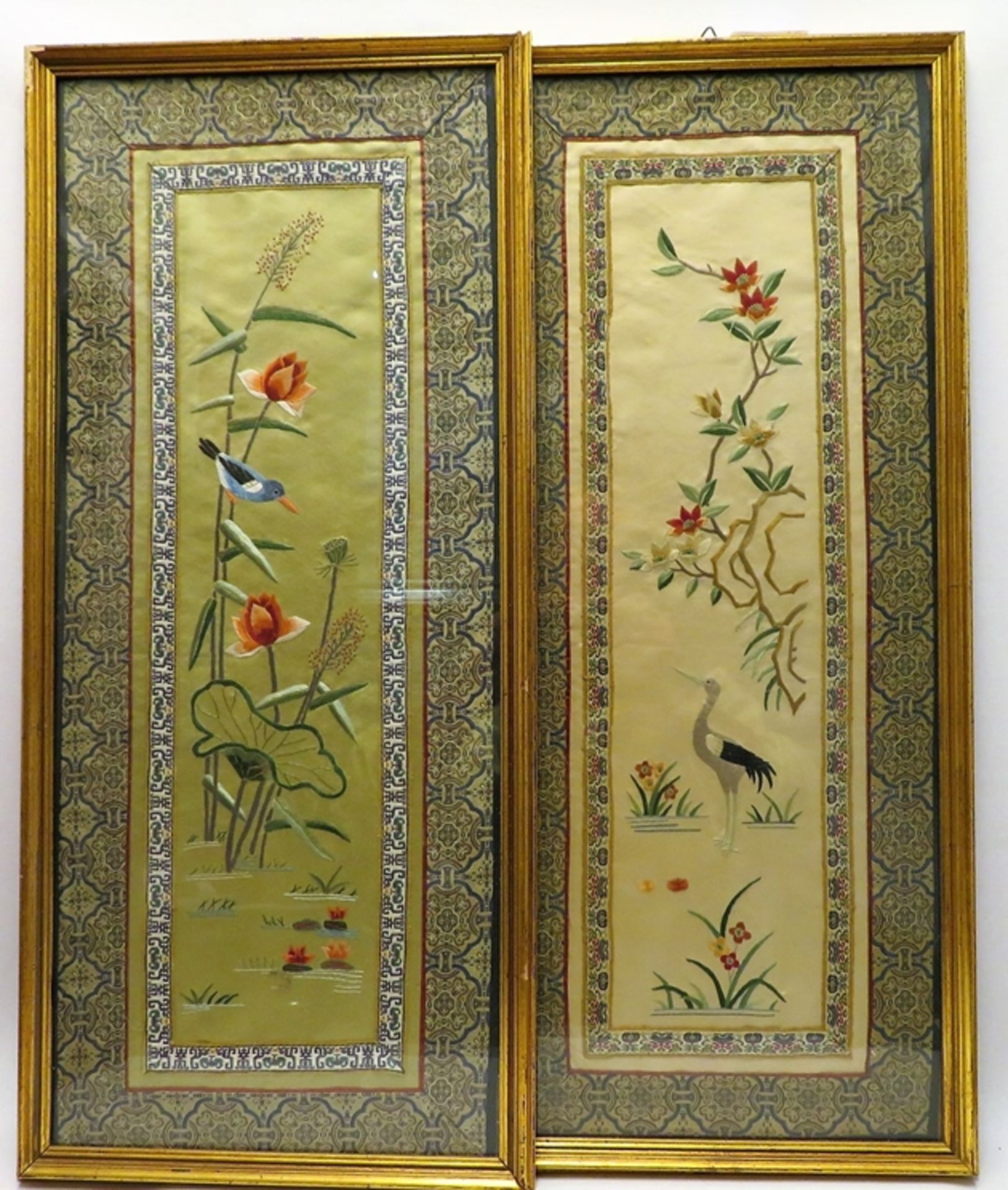 2 Seidenstickereien, China, 1. Hälfte 20. Jahrhundert, 68 x 30 cm, R.