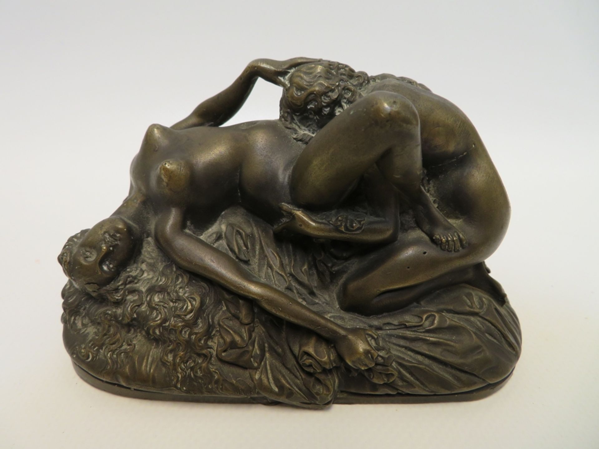 Unbekannt, um 1900, Erotische Darstellung, Bronze, 8 x 13 x 7 cm.