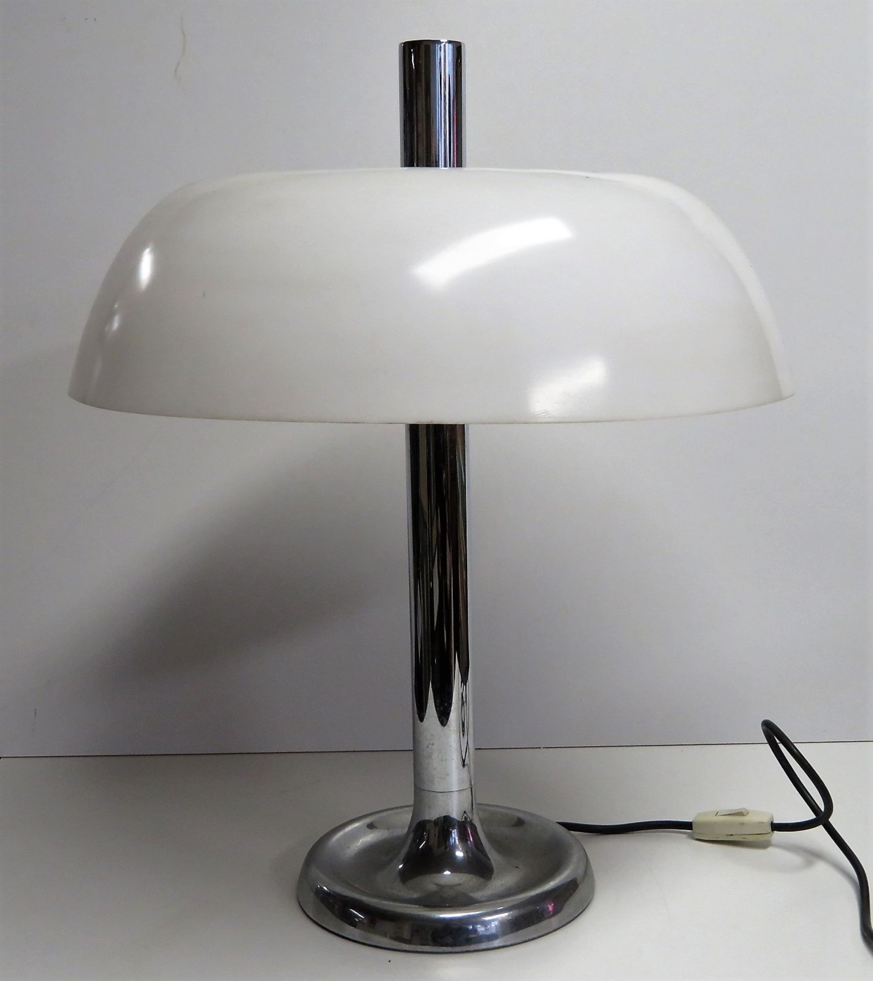 Designer-Tischlampe, 1960/70er Jahre, Chrom, weißer Kunststoffschirm, 3-flammig