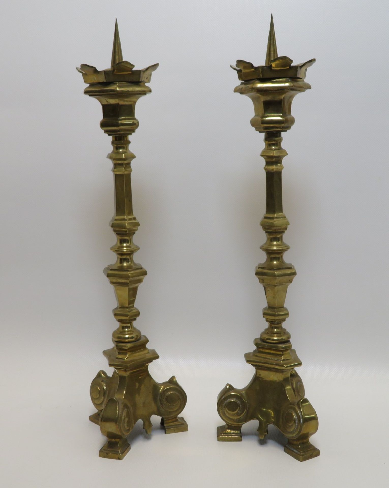 Paar Leuchter, Messing, h 44 cm, d 12 cm.