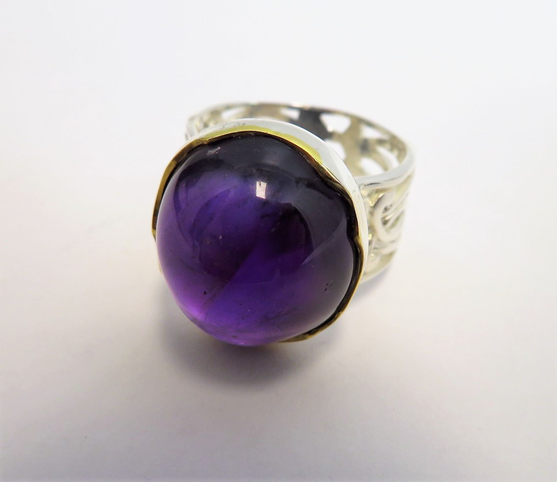 Designer-Ring mit Deep Purple Amethyst-Cabochon, ca. 22 ct, 925er Sterlingsilbe