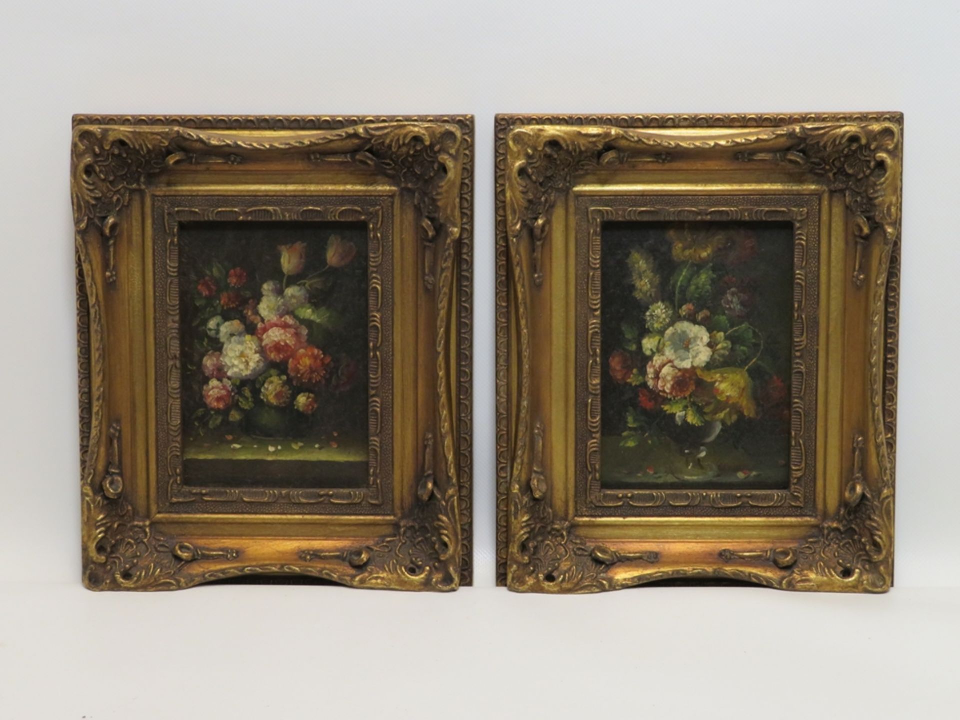 Unbekannt, 1. Hälfte 20. Jahrhundert, 2 opulente Blumenstillleben, Öl/Holz, 18