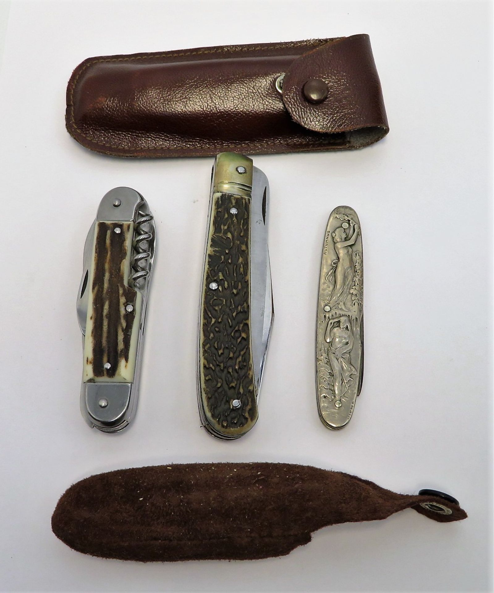 3 alte Messer, 1 x Jugendstil, 2 x Horngriffe, ca. l 8,5/9/11 cm.