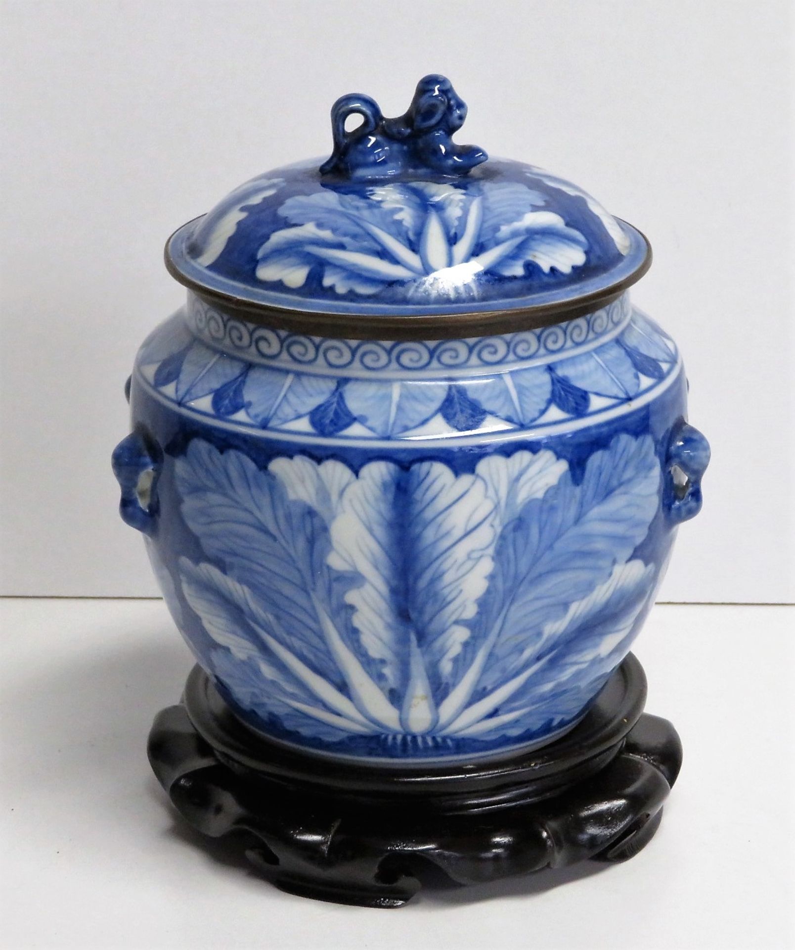 Deckeldose, China, 1. Hälfte 20. Jahrhundert, Porzellan mit blauer Bemalung, ho