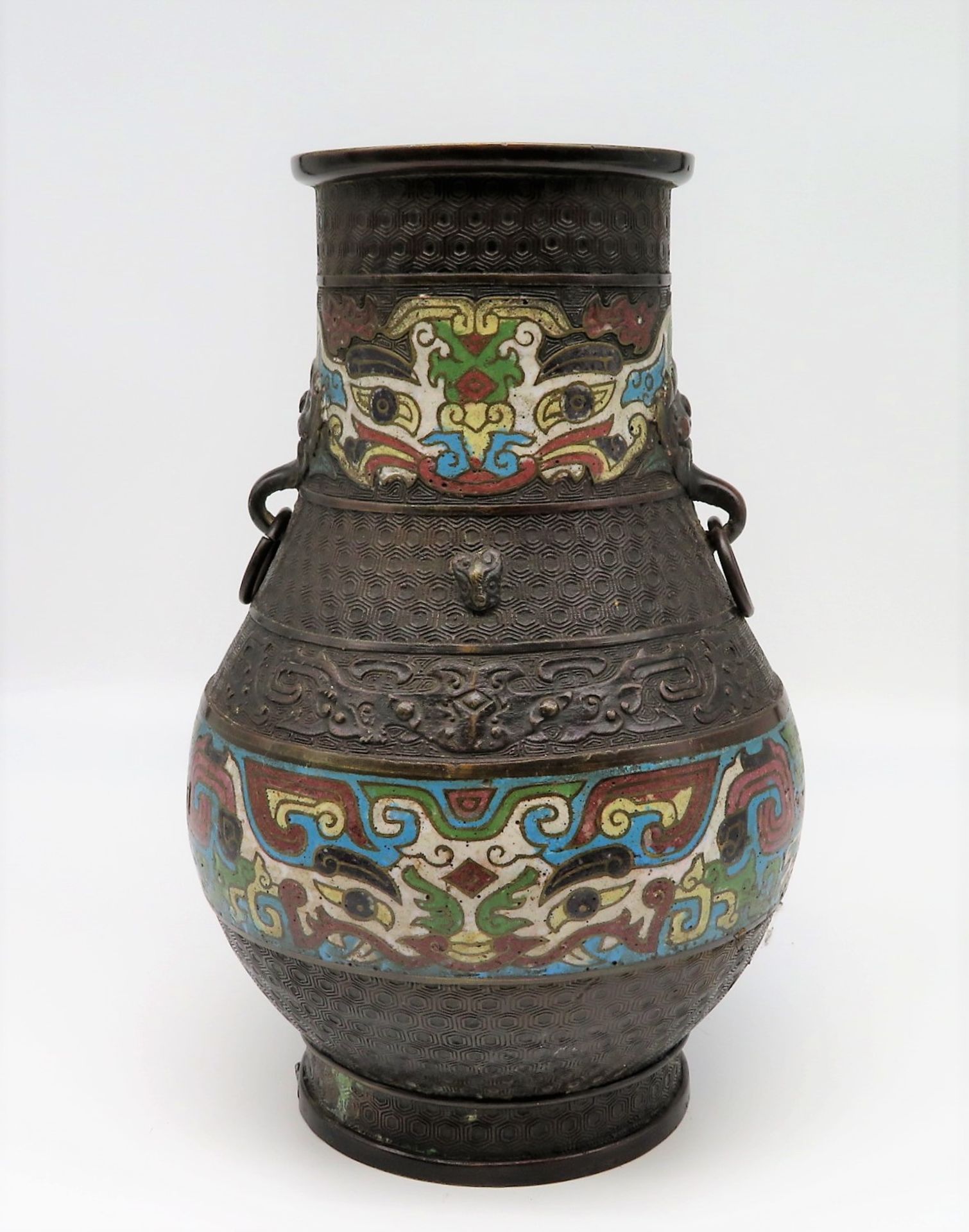 Cloisonné-Henkelvase, China, 19. Jahrhundert, Bronze mit farbigem Zellenschmelz, Boden rest., h 31 - Image 2 of 3