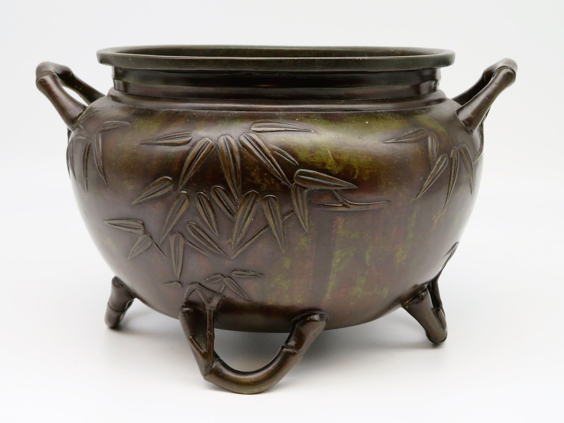 Cachepot/Übertopf mit Henkeln, Japan/China, Meiji Periode, 1868 - 1912, Bronze mit Bambusrelief, h