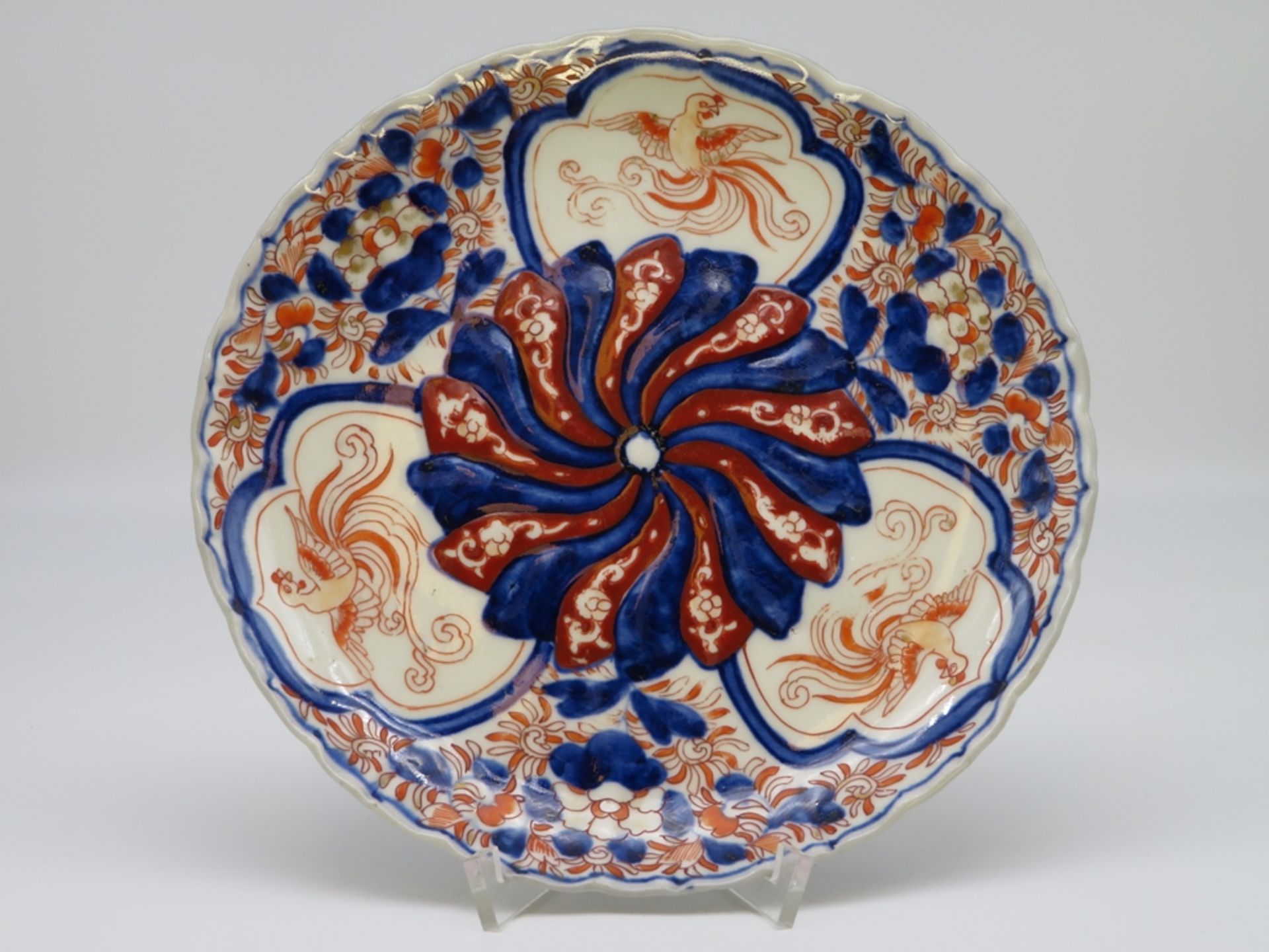 Teller, Japan, Imari, um 1900, Porzellan mit polychromer Bemalung, Bodensignatur, h 3 cm, d 21,5 cm