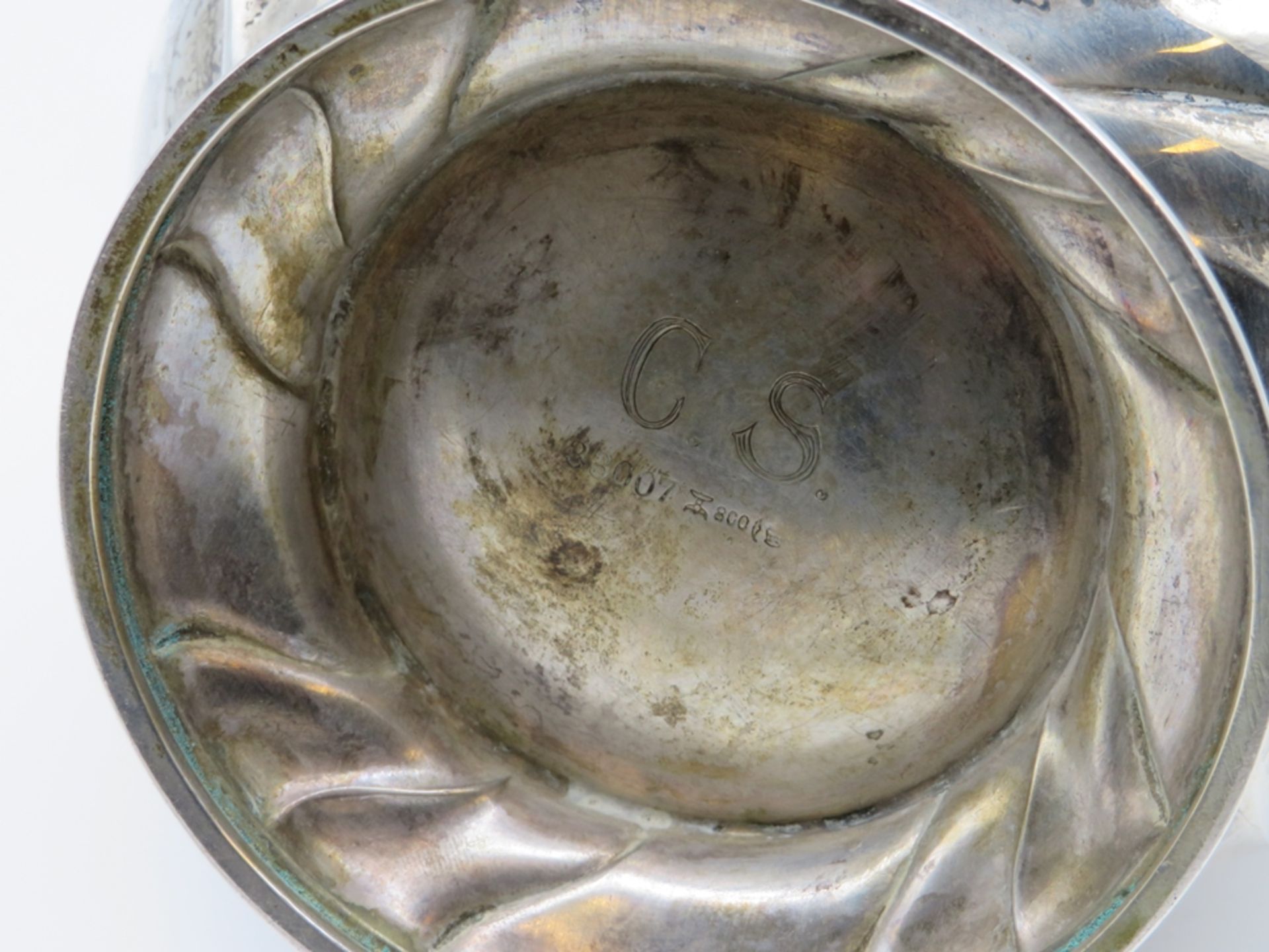 Kaffeekanne, Wilkens, Barockstil, 800er Silber, gepunzt, 586 g, 2 Dellen, h 26 cm, d 20 cm. - Image 2 of 2