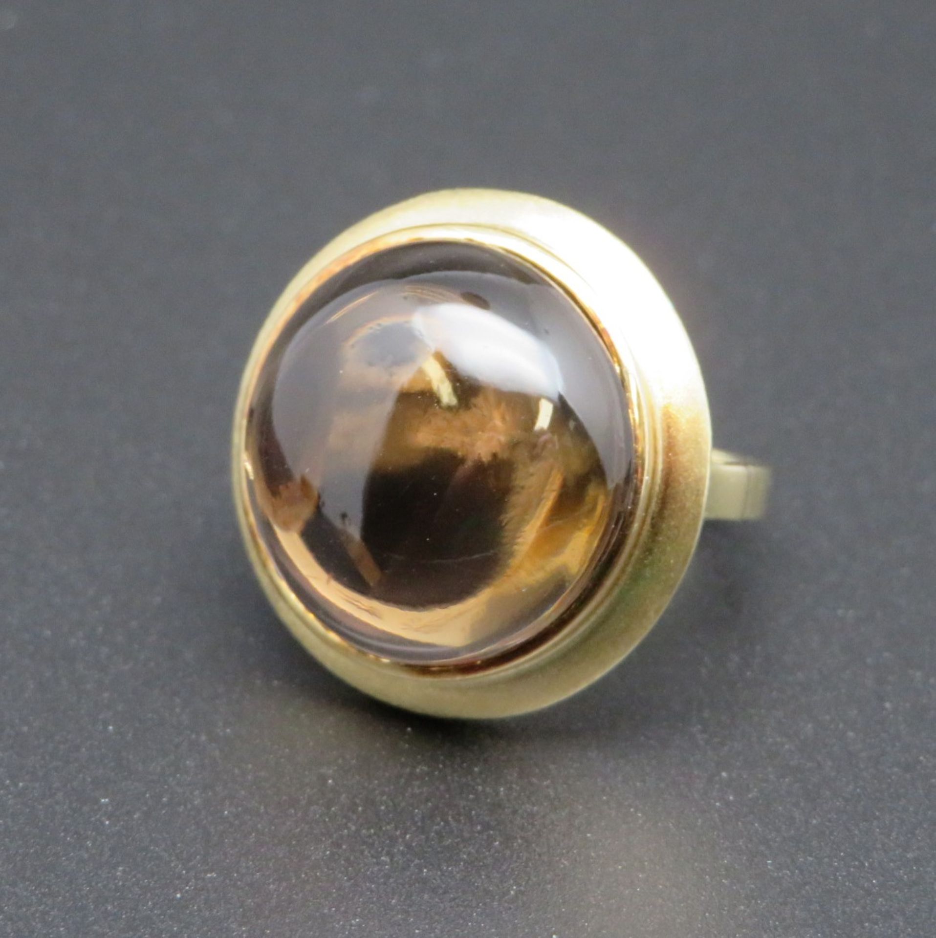 Designer-Ring mit großem Rauchquarz-Cabochon, 585er Gelbgold, gepunzt, 8,4 g, Goldschmiedesigné "BC - Image 2 of 2