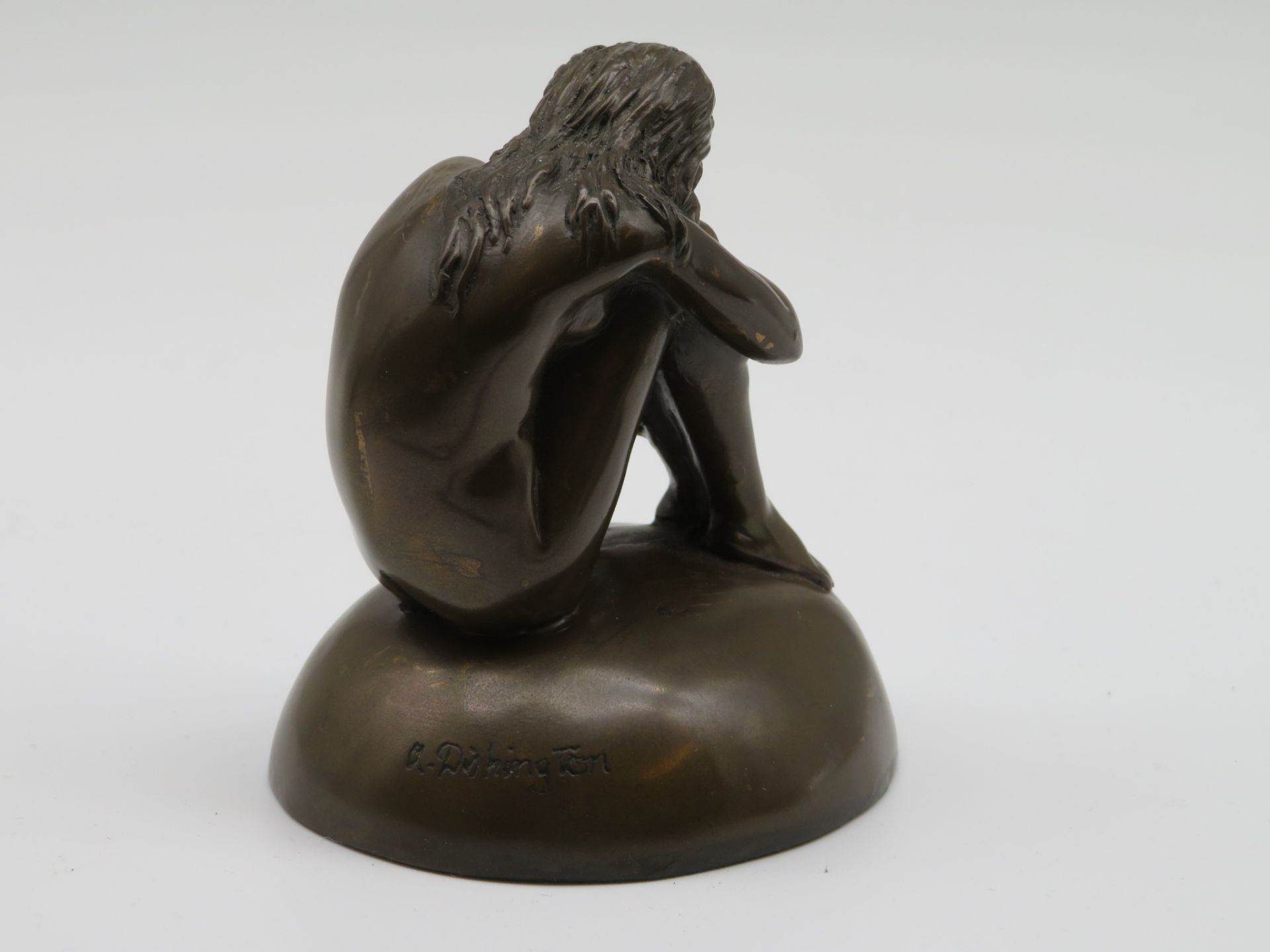 Unles.sign., wohl A. Dishington, Sitzender, weiblicher Akt, Bronze mit Resten von Vergoldung, 1. Hä - Image 2 of 2
