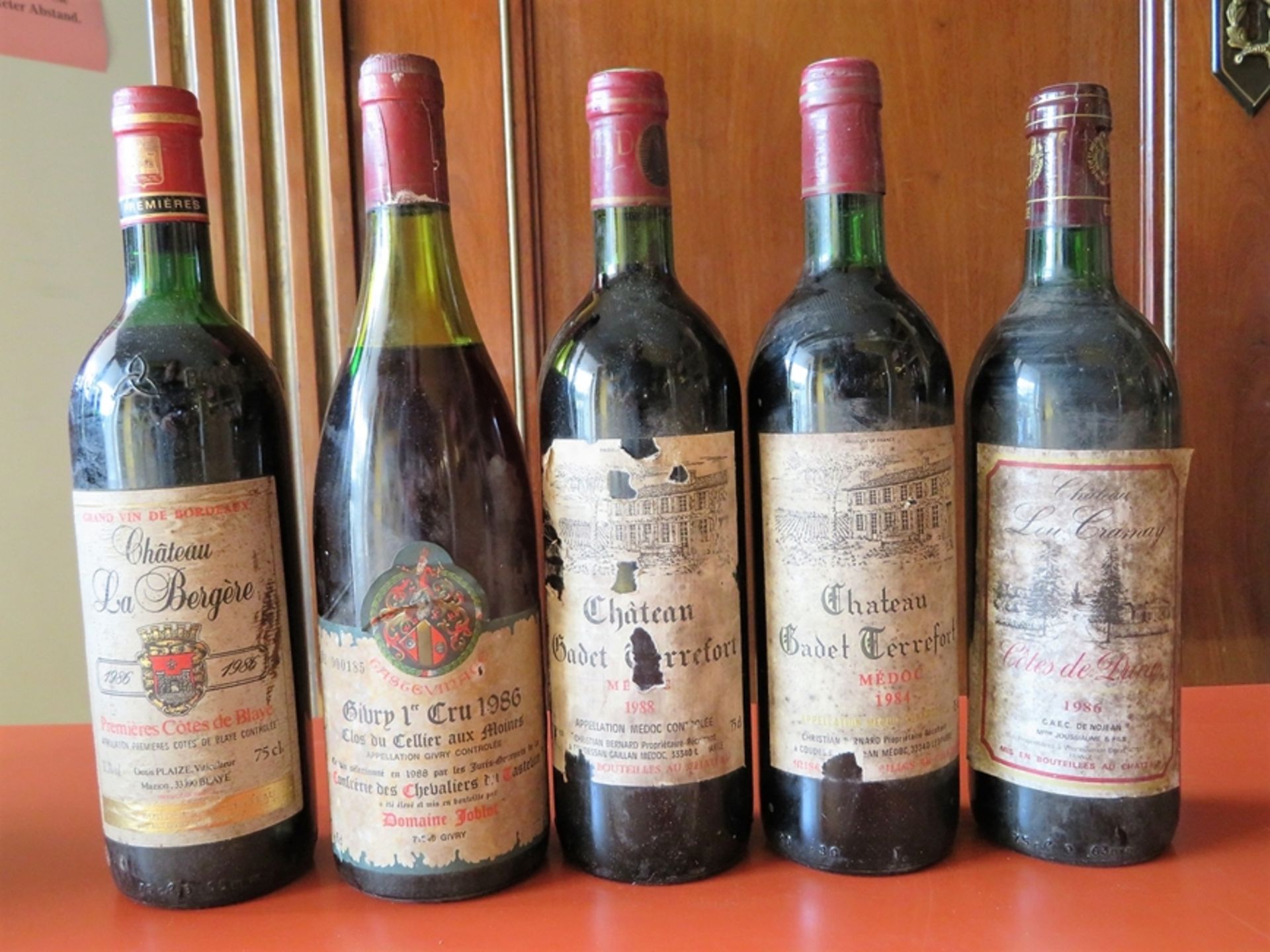 5 Flaschen alter Rotwein, Château Haut-Terre-Fort, 1989/Saint-Romain, 1988/Château La Borie, 1988/G