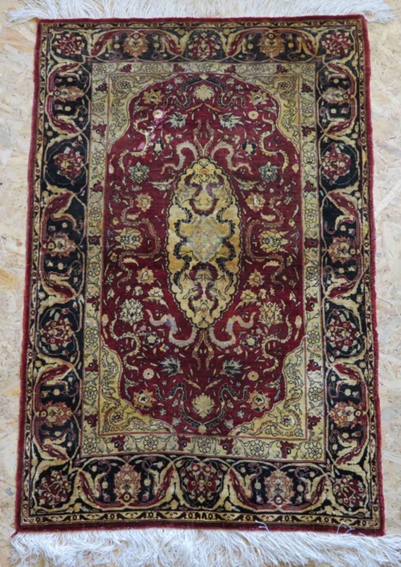 Kayseri, Türkei, Seide auf Seide, alt, Randbesch., 118 x 78 cm.