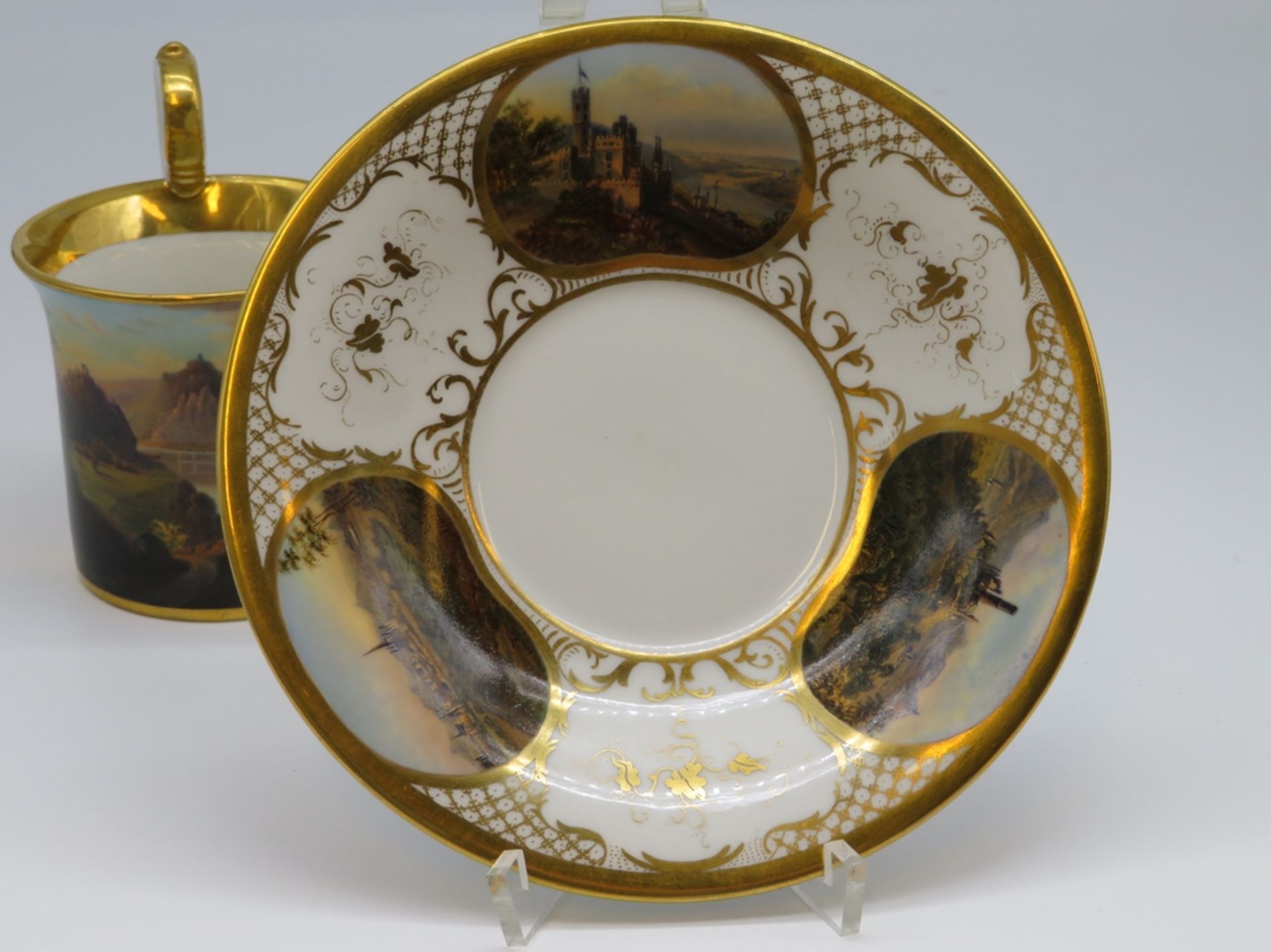 Ansichtentasse mit UT, KPM Berlin, Biedermeier, 19. Jahrhundert, Tasse mit fein bemalter Ansicht, U - Image 4 of 4