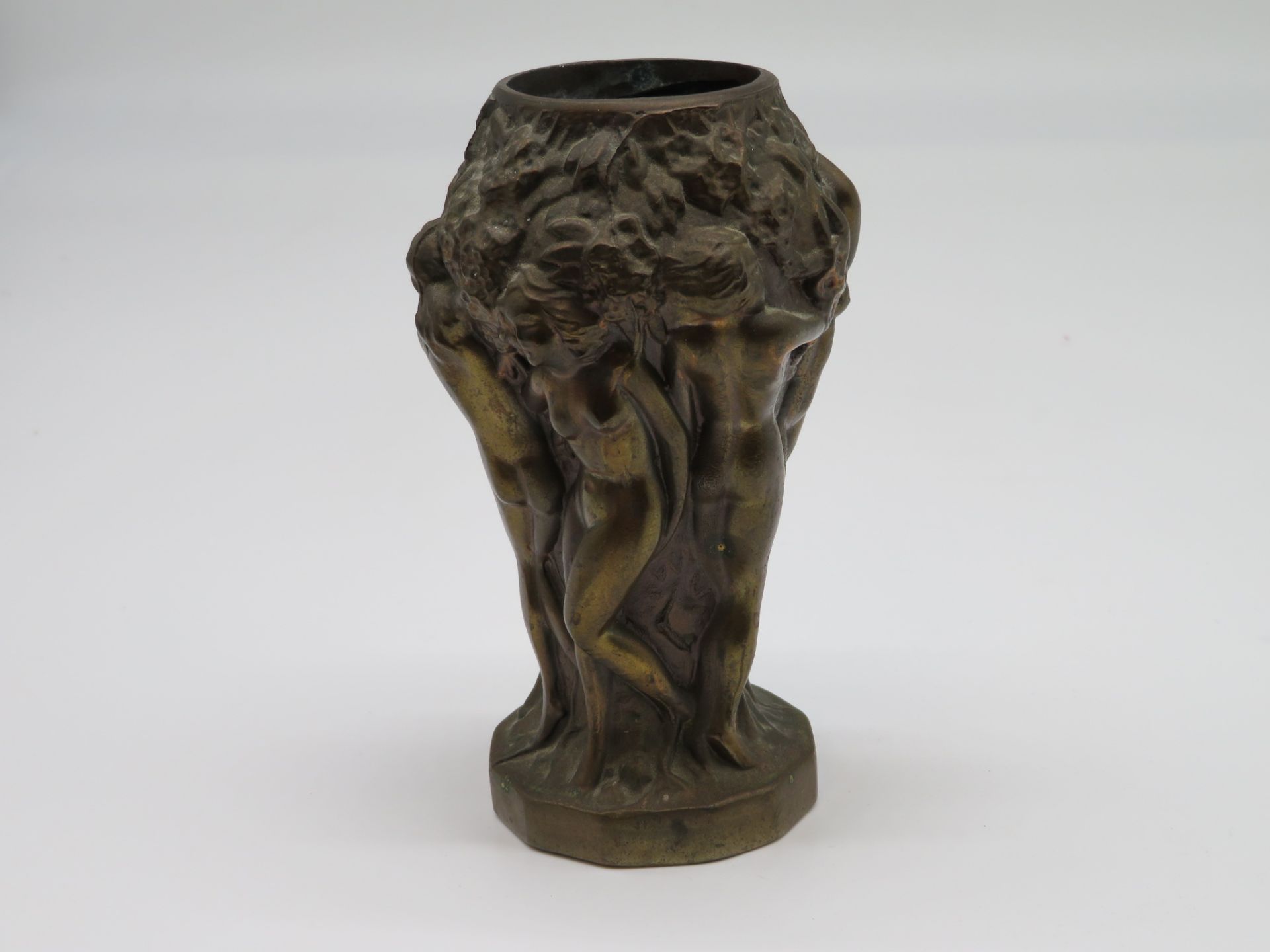 Vase, Jugendstil, um 1900, umlaufendes Reliefdekor weiblicher Akte, sign. "Zero", h 12,5 cm, d 7,5