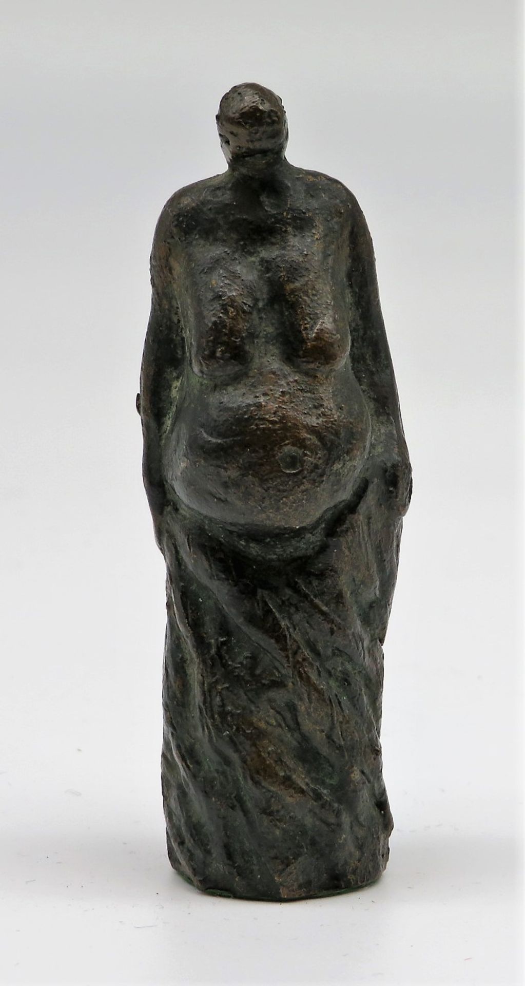 Unbekannter Bildhauer, 1. Hälfte 20. Jahrhundert, "Schwangere Frau", Bronze patiniert, h 8,3 cm, d