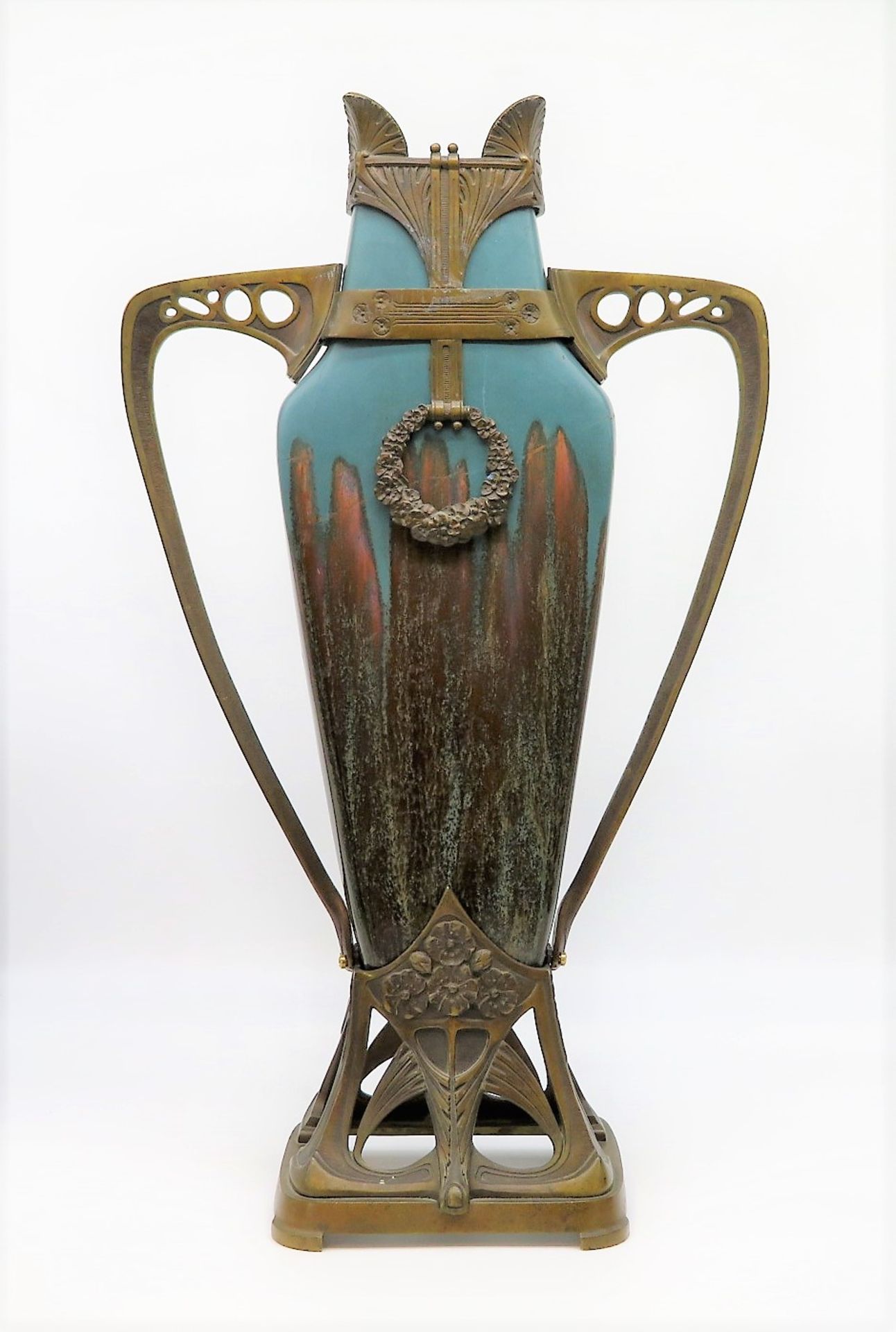 Vase, Jugendstil, um 1900, Keramik mit polychromer Glasur und Bronzeapplikationen, Vase rest., 56 x